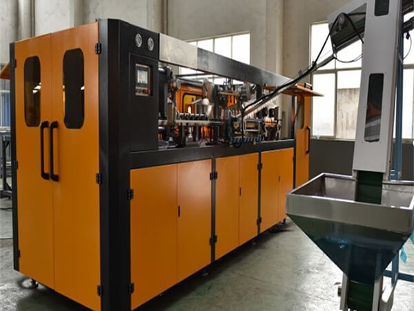 What is a blow molding machine